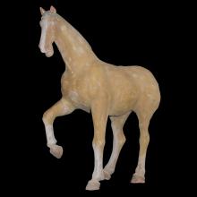 Cheval sauvage en terre cuite ocre